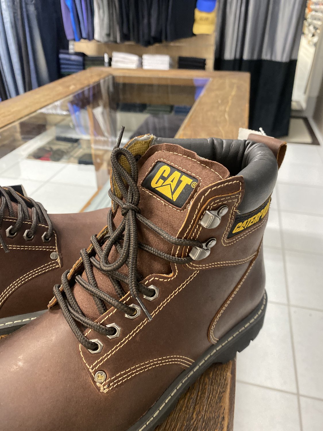 Bota Caterpillar - Moda Brás