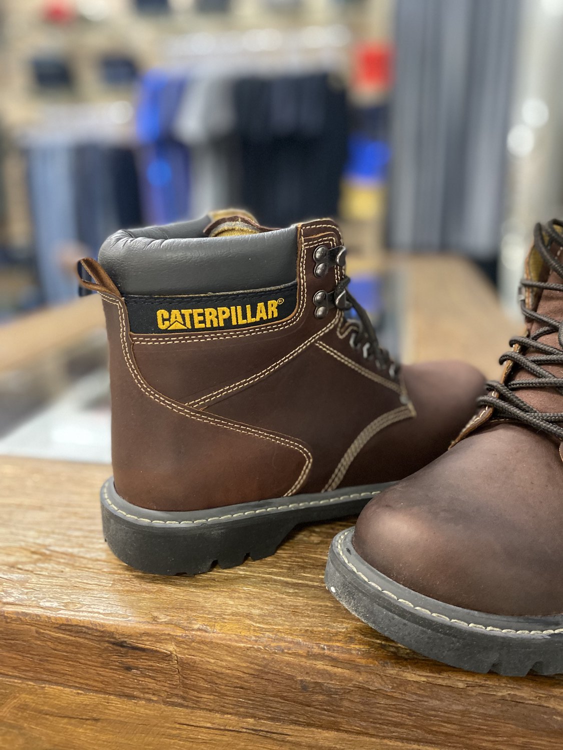 Botina Caterpillar em Oferta