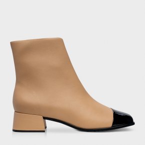 Bota Carrano Classic Cap Toe Couro Bege/Preto