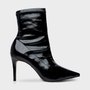 Bota Carrano Essential Couro Verniz Preto